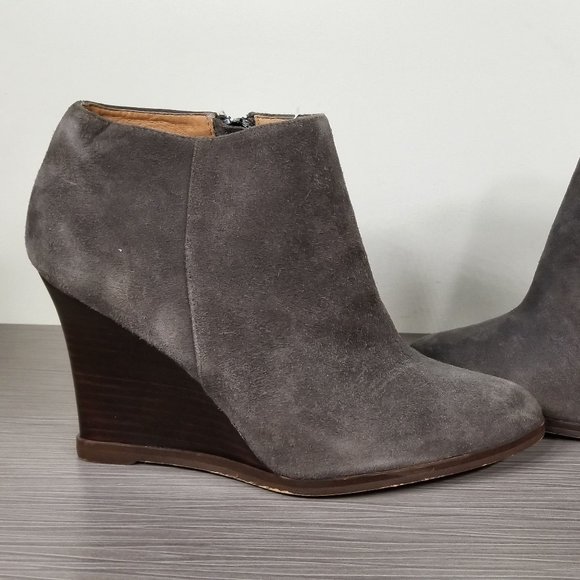 Halogen Selbi Almond Toe Wedge Bootie, Grey Suede, Womens Size 6.5 M - Picture 7 of 10